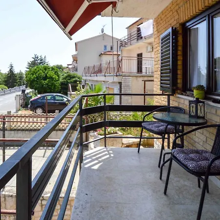 Apartment In Pjescana Uvala/istrien 11044